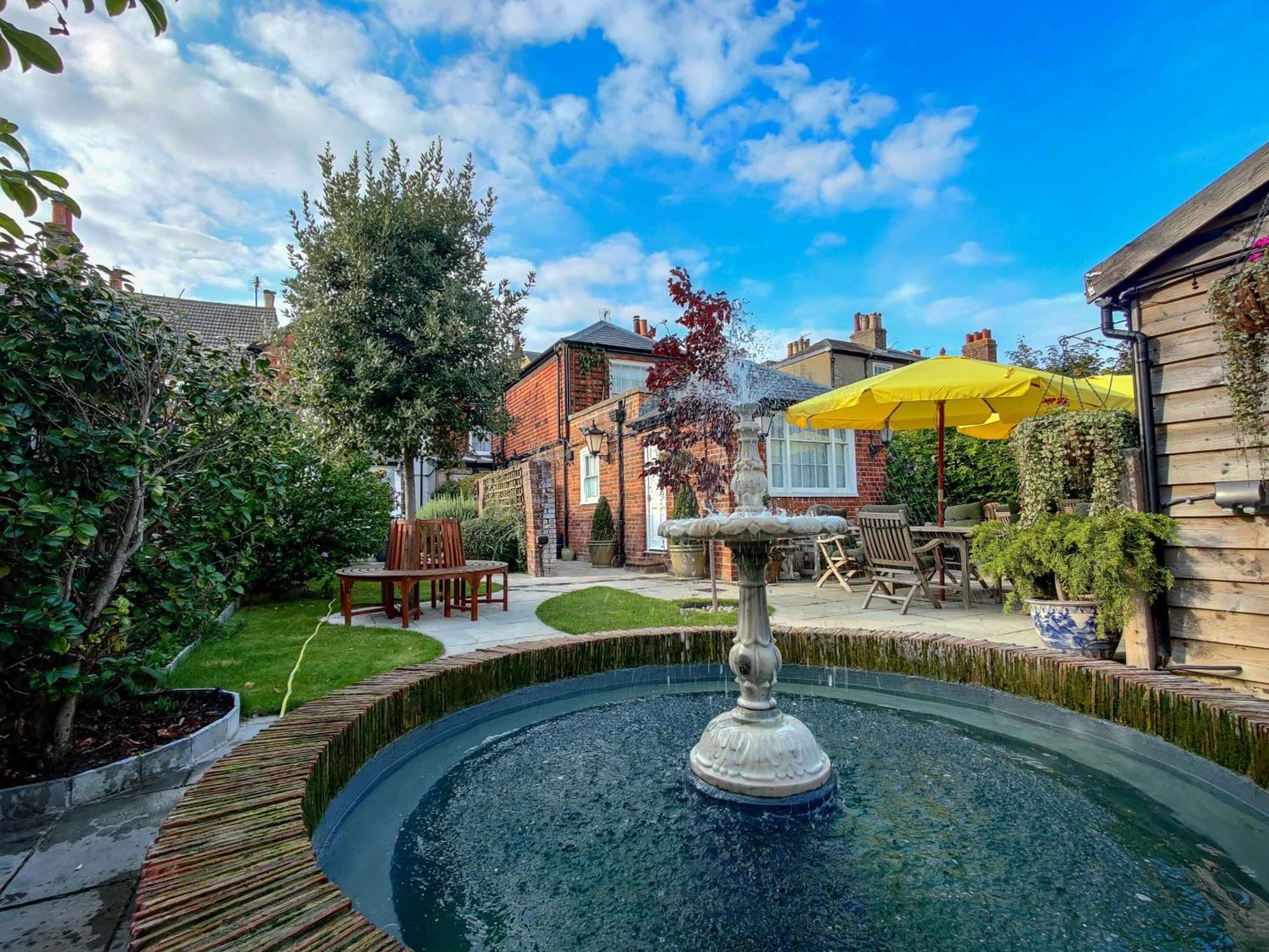 The Black Horse Inn Кентърбъри Екстериор снимка